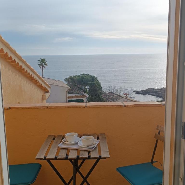 Hôtel Les Calanques - Chambre Double avec Balcon - Vue sur Mer - 6