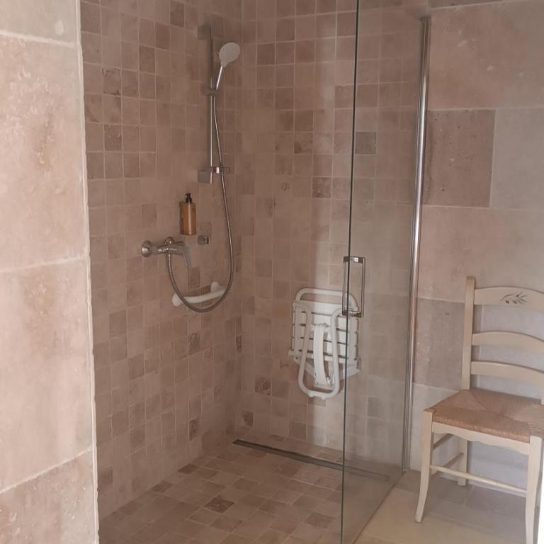 Hôtel Les Calanques - Chambre Double - Accessible aux Personnes à Mobilité Réduite - 1