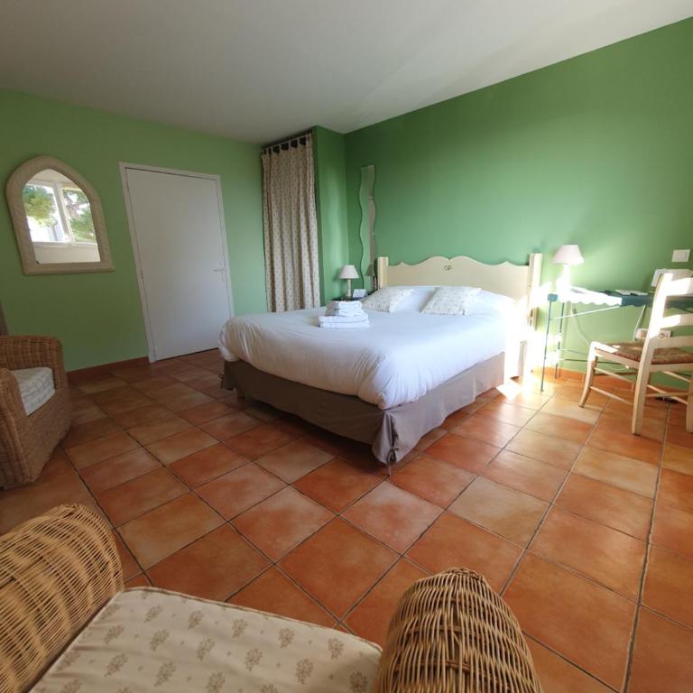 Hôtel Les Calanques - Chambre Double - Accessible aux Personnes à Mobilité Réduite - 5