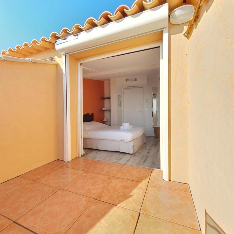 Hôtel Les Calanques - Chambre Double avec Patio - 2