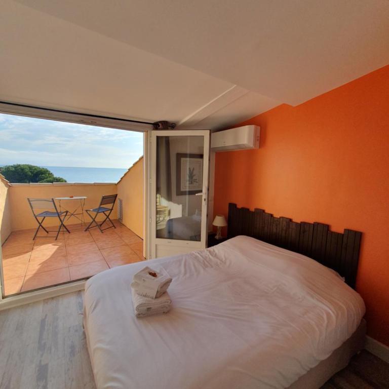 Hôtel Les Calanques - Chambre Double avec Patio - 4