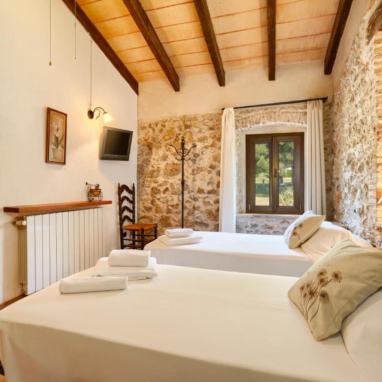 Turisme Rural Mas Ramades - Double or Twin Room - 1