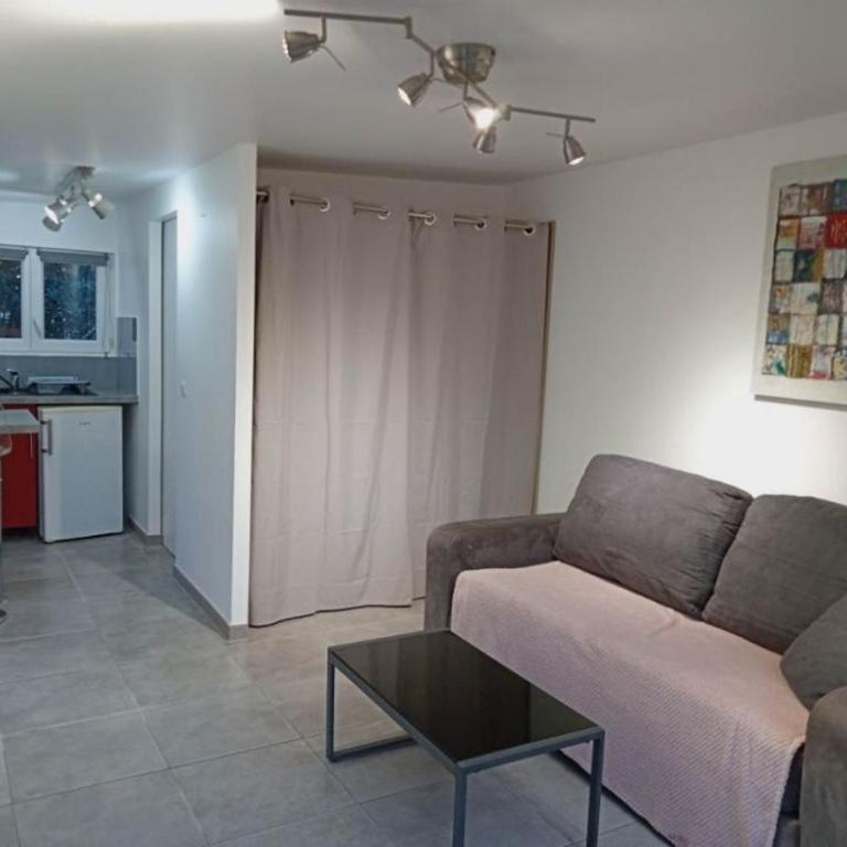 Studio climatisé indépendant de 24m² - Appartement 1 Chambre - 12