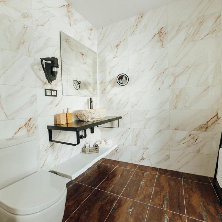 HOSTAL LUXURY NIT I DIA - Habitación Doble con baño privado - 5