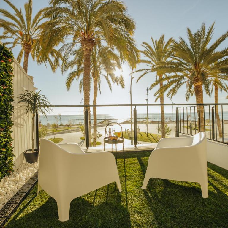 HOSTAL LUXURY NIT I DIA - Habitación Doble Deluxe con vistas al mar - 1 o 2 camas - 2