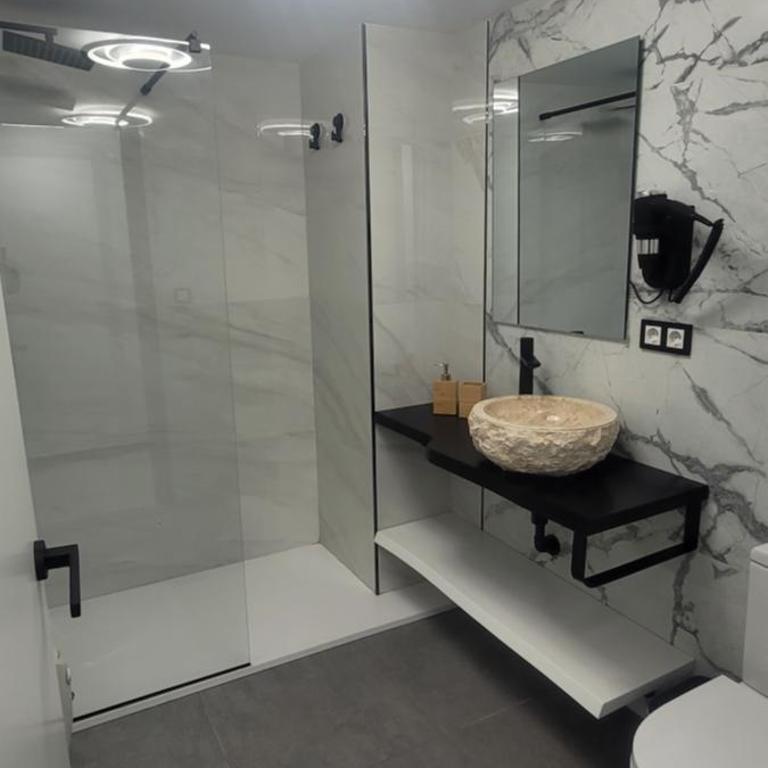 HOSTAL LUXURY NIT I DIA - Suite Deluxe con vistas al mar - 10