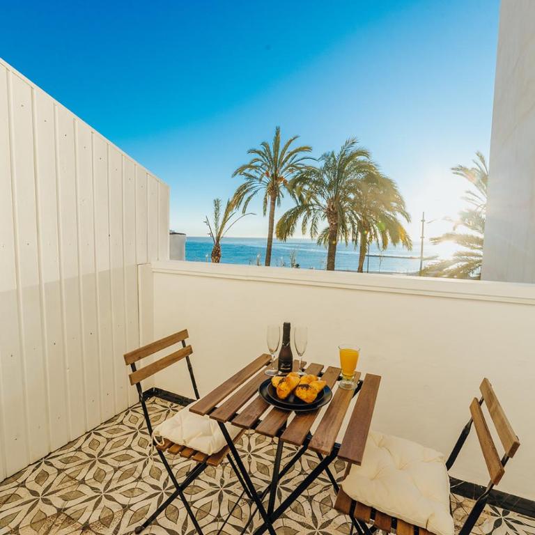HOSTAL LUXURY NIT I DIA - Suite Deluxe con vistas al mar - 11