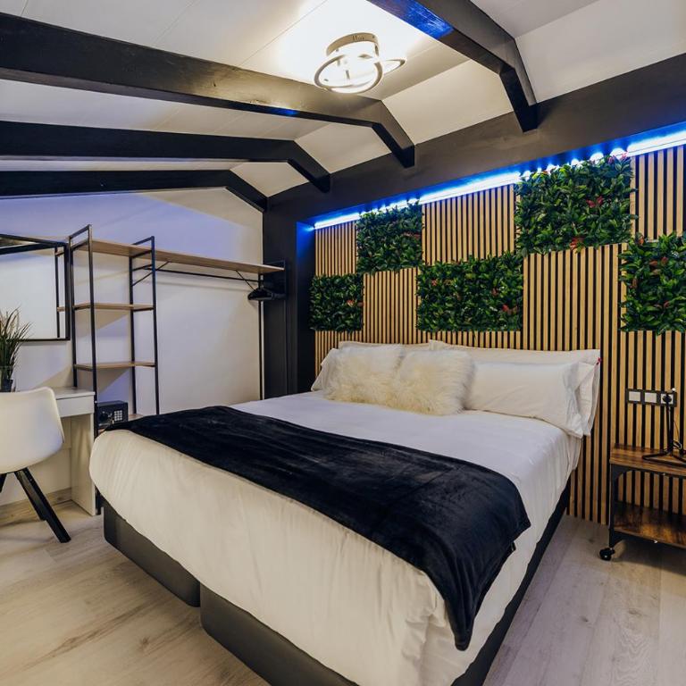 HOSTAL LUXURY NIT I DIA - Suite Deluxe con vistas al mar - 12