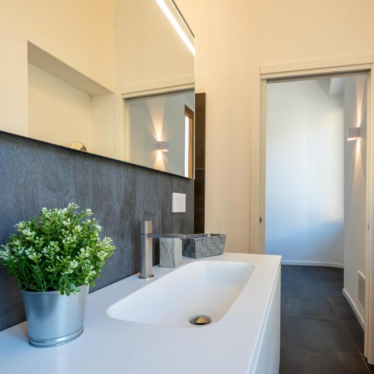 NEW 2024 - ANCIENT GRAVEDONA - where Lake Como classic style meets modern design and comforts - Larihome A41 - Appartamento con 2 Camere da Letto - 13