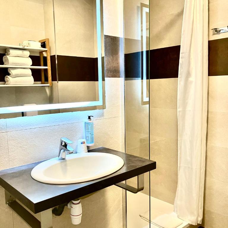 Hotel Lou Marquès - Chambre Double avec Terrasse - 4
