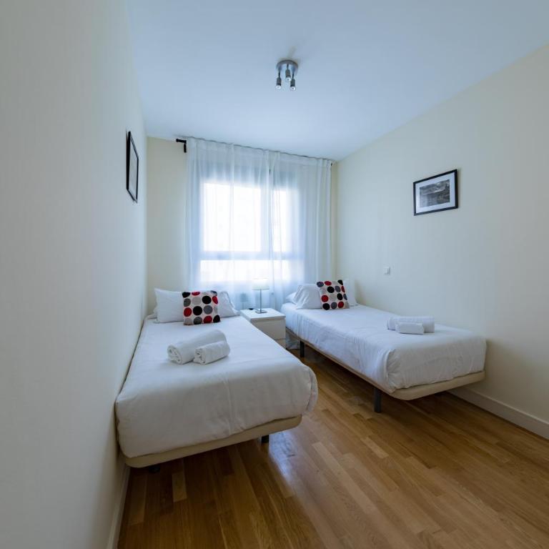 Cituspace Las Tablas Azofra - Three-Bedroom Apartment - 10