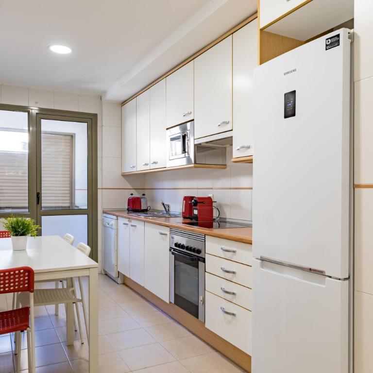 Cituspace Las Tablas Azofra - Three-Bedroom Apartment - 13