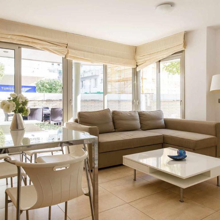 Voramar – A 50 m de la Playa, Parking y A/A - Apartamento de 2 dormitorios - 28