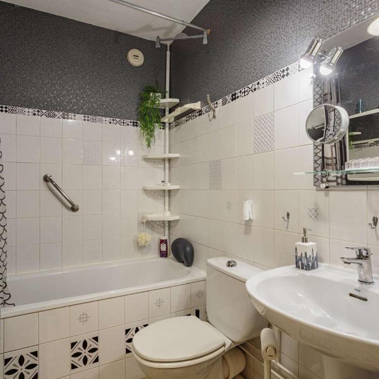 Bel Apt Moderne, 1 Chambre, Balcon, Ascenseur, Parking, Proche Commerces, 10 min Plages - Apartment mit 1 Schlafzimmer - 17