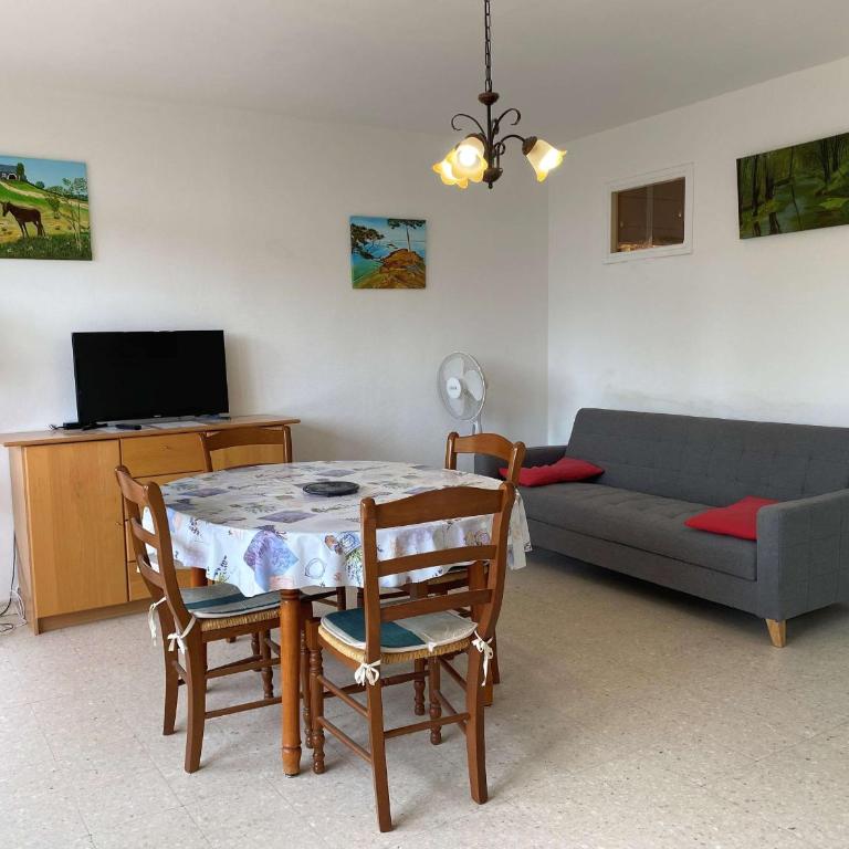 Appartement T2 lumineux avec loggia fermée, proche des thermes, parking, wifi - Balaruc-les-Bains - FR-1-553-184 - Appartement - 2