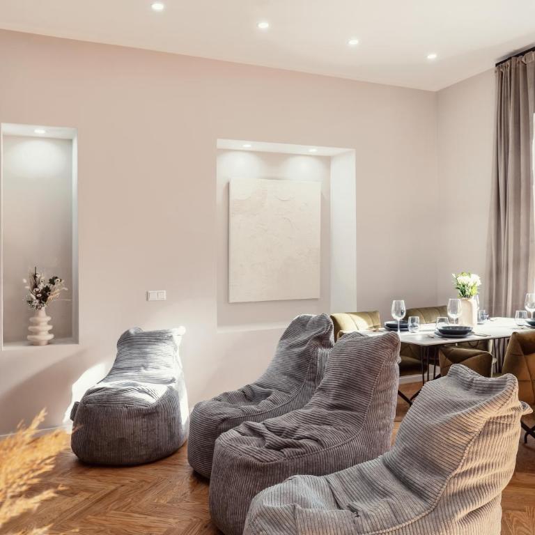 NEW LUXUS Suite I TWO Kingbeds I Center - Appartamento con 2 Camere da Letto - 3