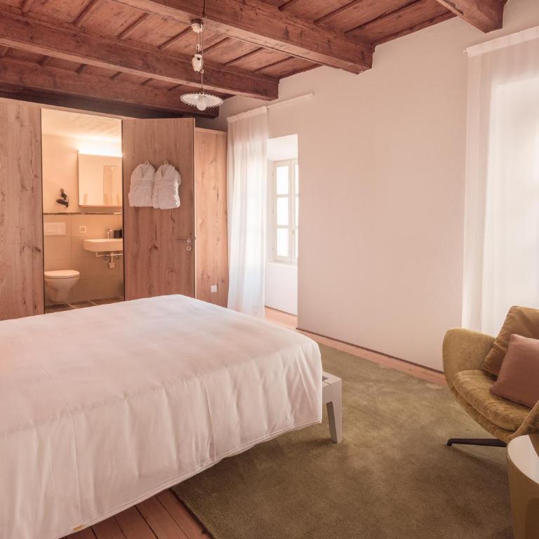 B&B CCAA Ascona - Camera Matrimoniale con Vista Montagna - 2