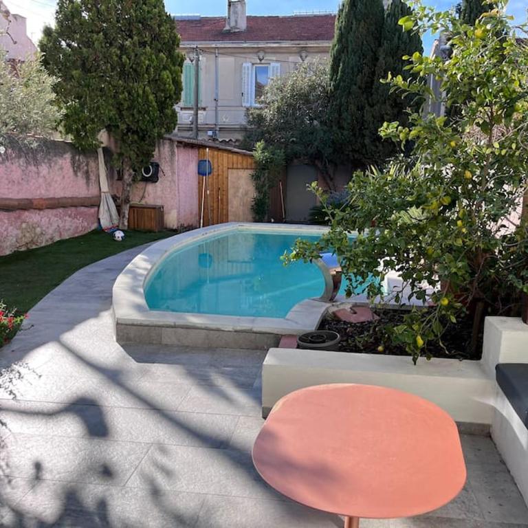 Maison air conditionné, piscine, quartier calme proche des plages - Villa - 38