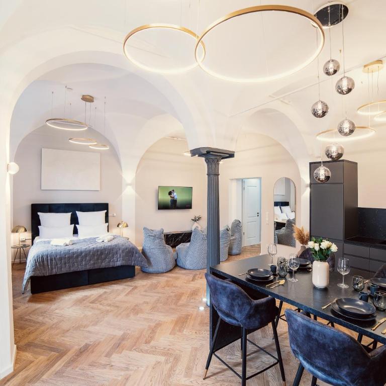 NEW LUXUS Suite I TWO Kingbeds I Center - Two-Bedroom Apartment - 15