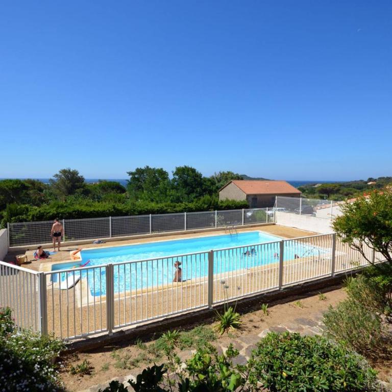 GIEDES Appartement pour 4 personnes avec vue mer face à Porquerolles et piscine situé à Giens - Apartment mit 1 Schlafzimmer - 8