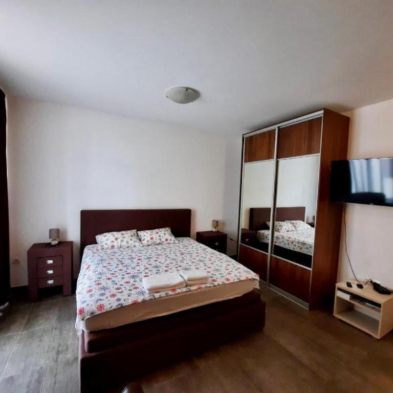 Apartments Joy - Studio Apartment - 2