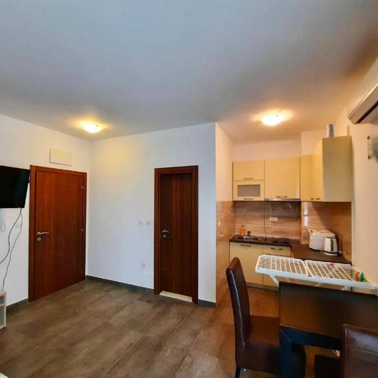 Apartments Joy - Studio Apartment - 3