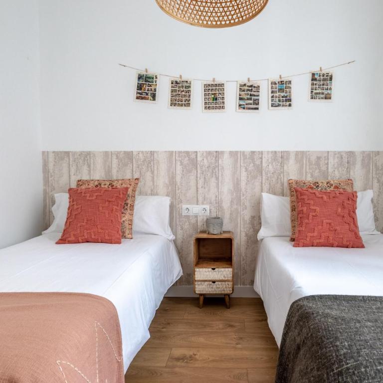 Amplio y acogedor junto al Ayuntamiento - Three-Bedroom Apartment - 16