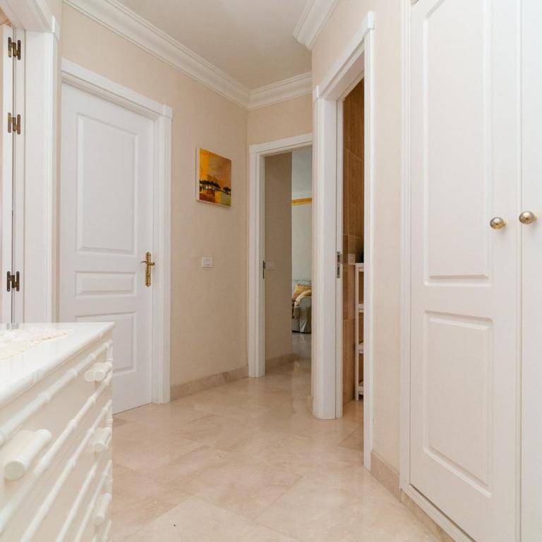 Magnificent apartment in Terrazas Del Duque 1 - Apartamento con vistas al mar - 4