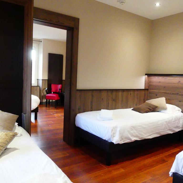Logis Hotel Des Bains - Chambre Familiale Accessible Uniquement par des Escaliers - 2