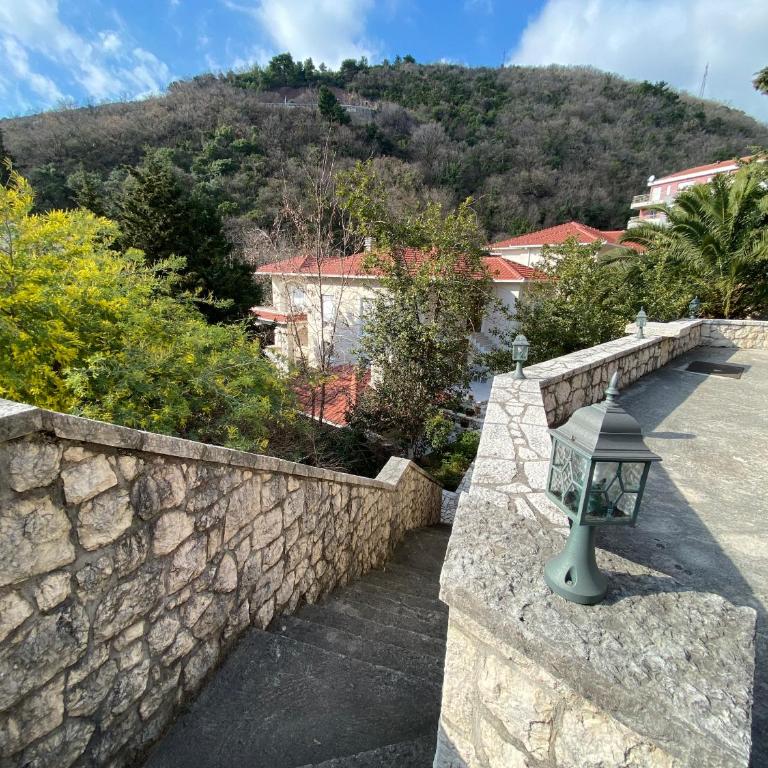Stone Villa Guesthouse - Apartman sa Pogledom na Vrt - 1