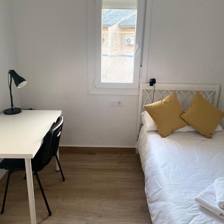 PLAZA ANDALUCIA APARTMENT -A 10min caminando del Puente Romano - Apartment mit 3 Schlafzimmern - 79