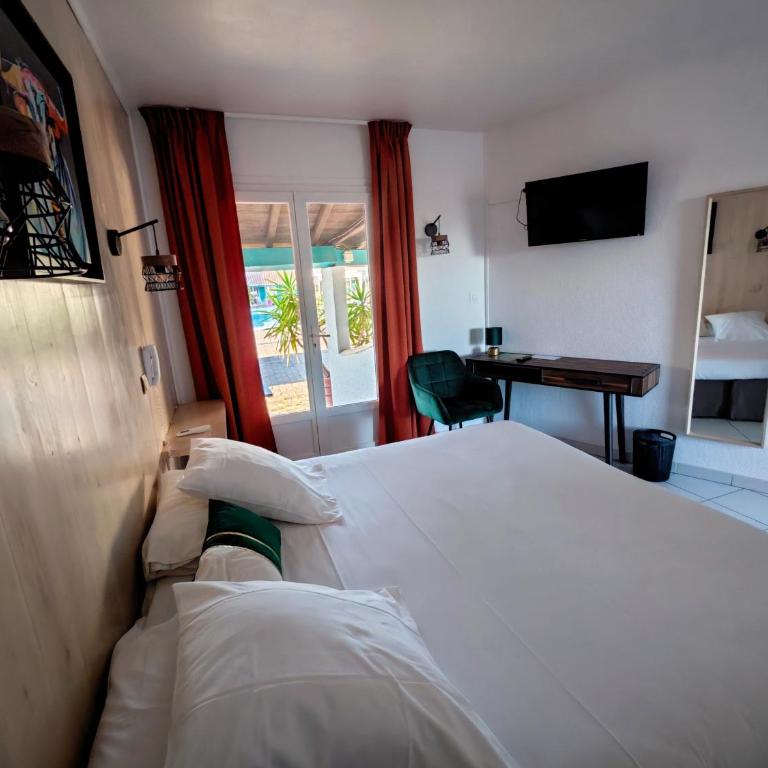 L'auberge Camarguaise - Chambre Double Standard - Vue sur Piscine - 6