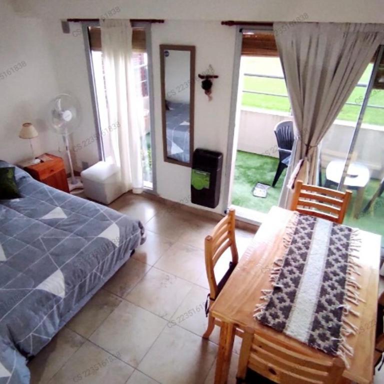 Departamento con balcon y pileta - One-Bedroom Apartment - 1