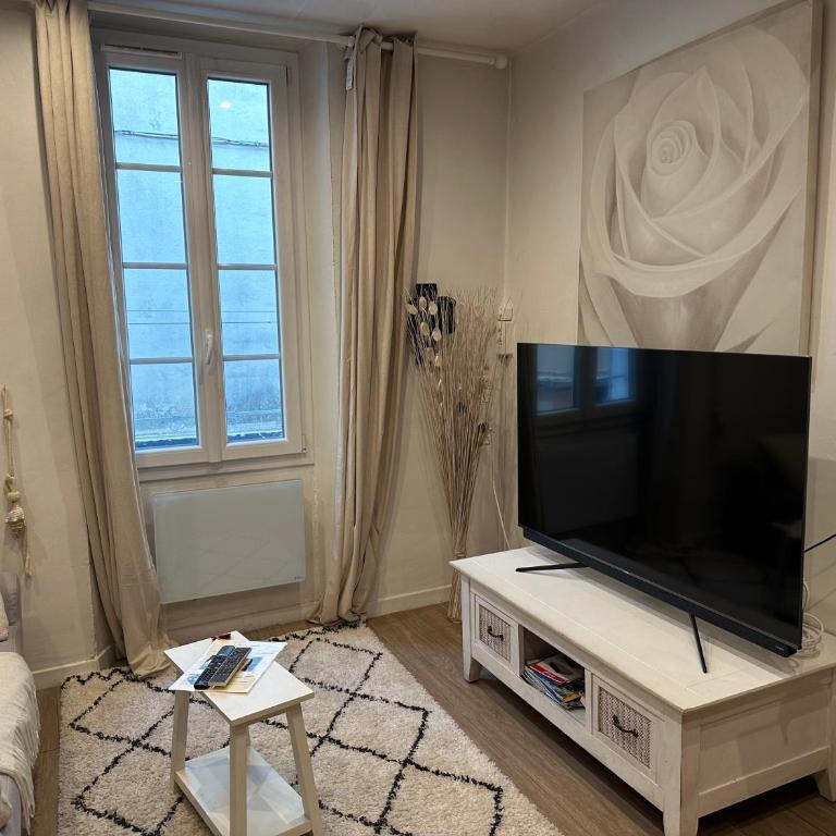 Studio tt équipé parking cœur ville - Apartment - 5