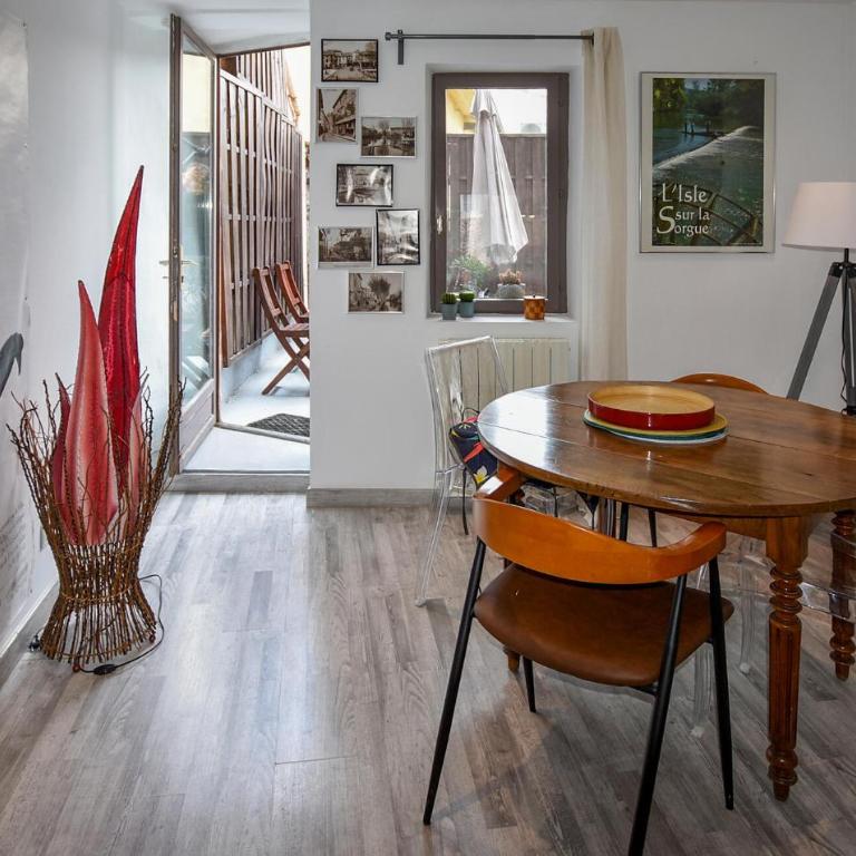 Cozy Home In L'isle-Sur-La-Sorgue With Wifi - Maison de Vacances 1 Chambre - 1