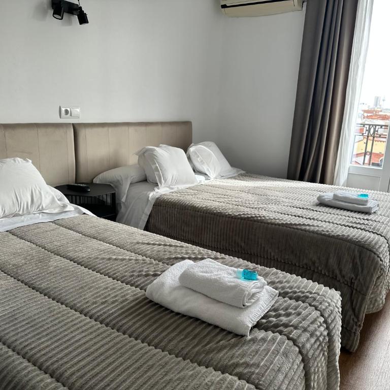 Hostal Besaya - Camera Doppia con Letti Singoli - 5