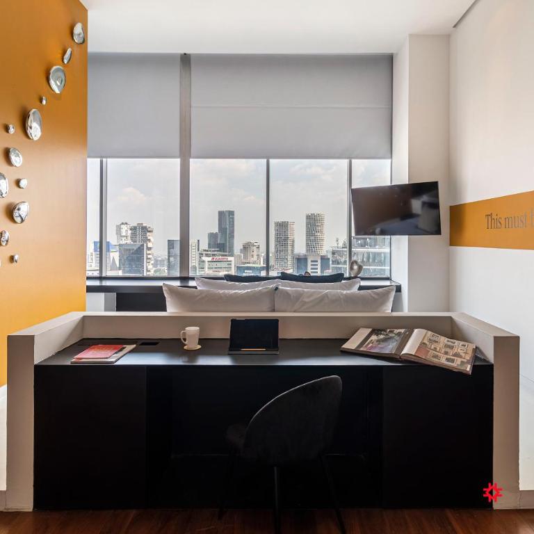 Kukun Escape Santa Fe - Master suite with city view - 4