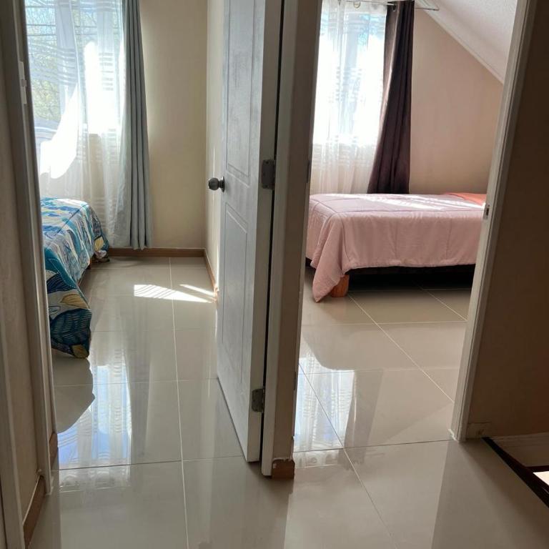 Amplia Casa 8 dormitorios 4 baños Avenida Lircay - Apartamento - 20