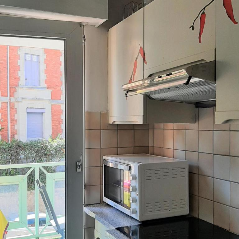 Appartement T3 idéal, proche plage et centre, parking, balcon - FR-1-319-491 - Appartement - 6