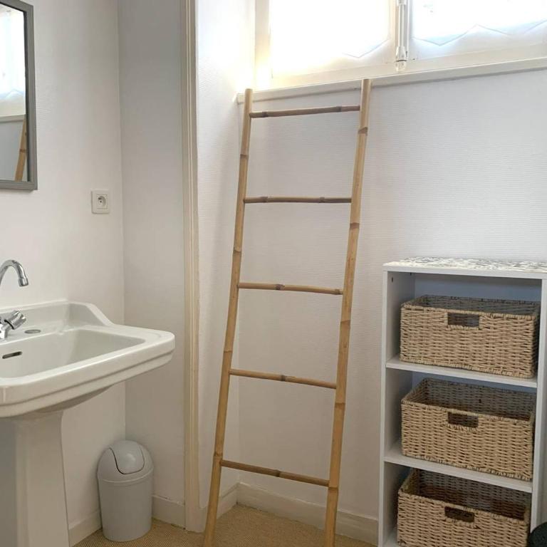 Maison de caractère avec WIFI et parking proche plage et commerces - FR-1-368-409 - Ferienhaus - 2