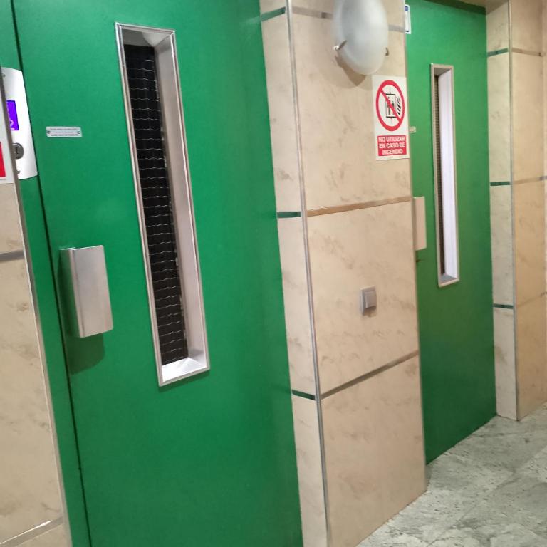 Acogedor apartamento a un paso de Gascona con WiFi y Netflix gratis by M&N's House - Three-Bedroom Apartment - 30