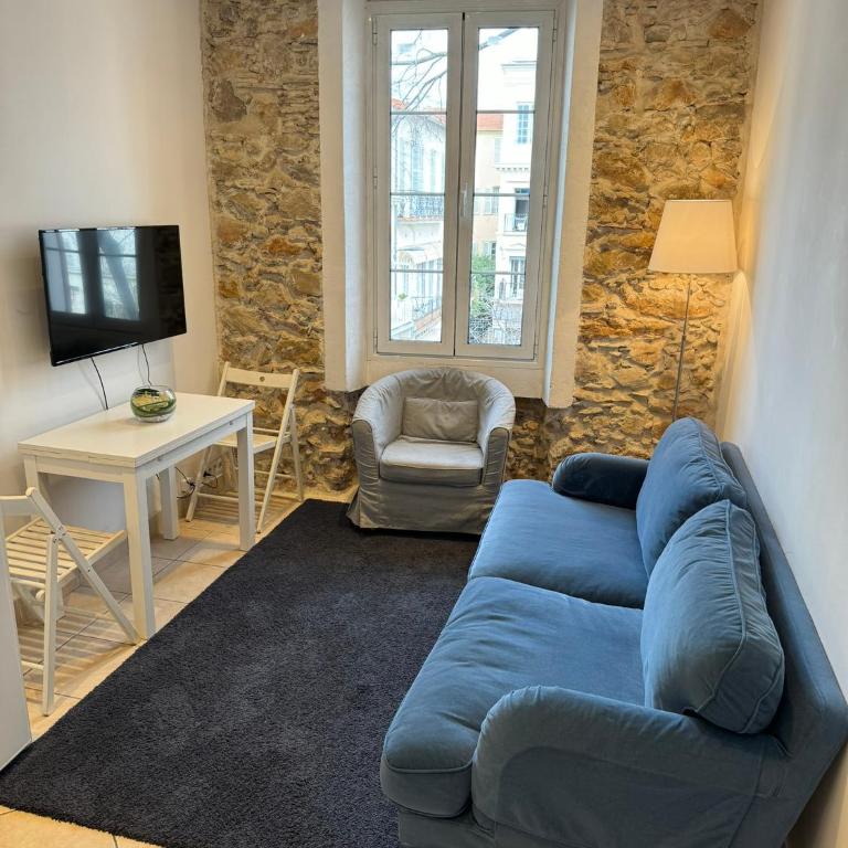 Freshly tastefully renovated apartments in heart of old Antibes - Appartement 2 Chambres - 6