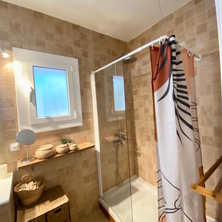 Seaside Apartment in Sitges Steps from Beaches with private Patio - Apartamento Deluxe - 21