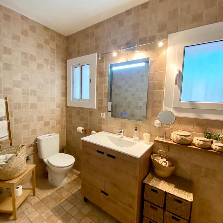 Seaside Apartment in Sitges Steps from Beaches with private Patio - Apartamento Deluxe - 22