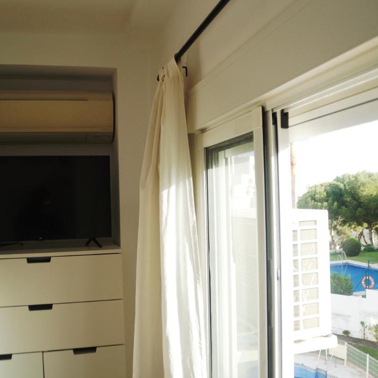 Soleado y luminoso a 3 minutos de la playa-Carihuela - Apartamento de 1 dormitorio - 40