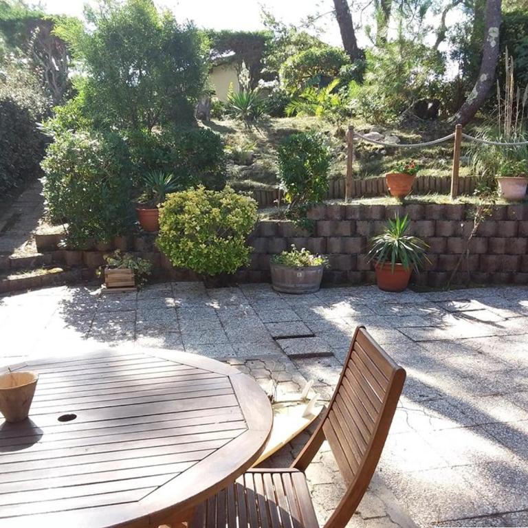 Maison moderne et traditionnelle à 300m de la plage, avec jardin, barbecue et parking privé - FR-1-413-234 - Villa - 11