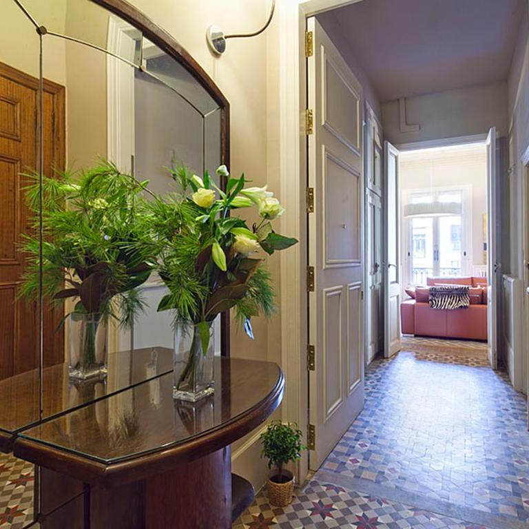 My Space Emirates - Apartments in Rambla de Catalunya - Apartment with Balcony - 2
