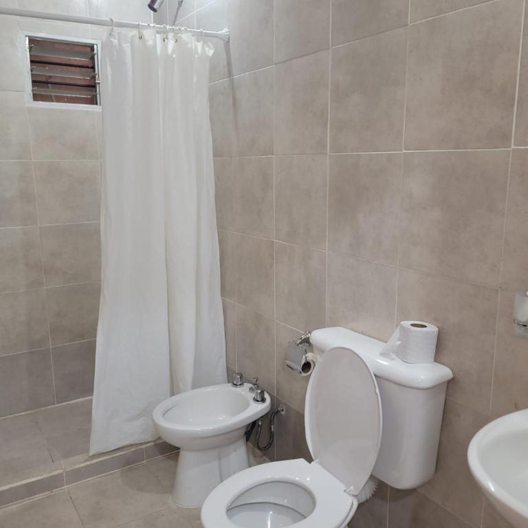 Hermosa Casita paso patria III - Casa de 3 dormitorios - 14