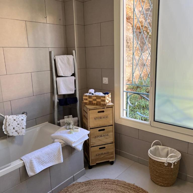Beau 2P, très équipé, localisation parfaite/AC - Appartement 1 Chambre - 32
