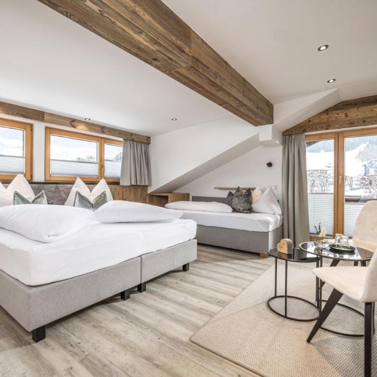 Pension Rofan - Comfort Dreibettzimmer - 2